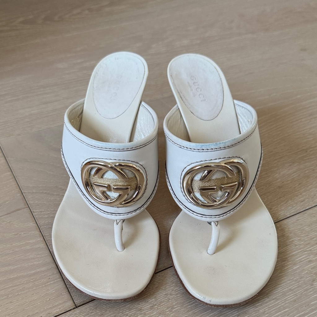 Gucci Ivory And Gold Women's Sandals
